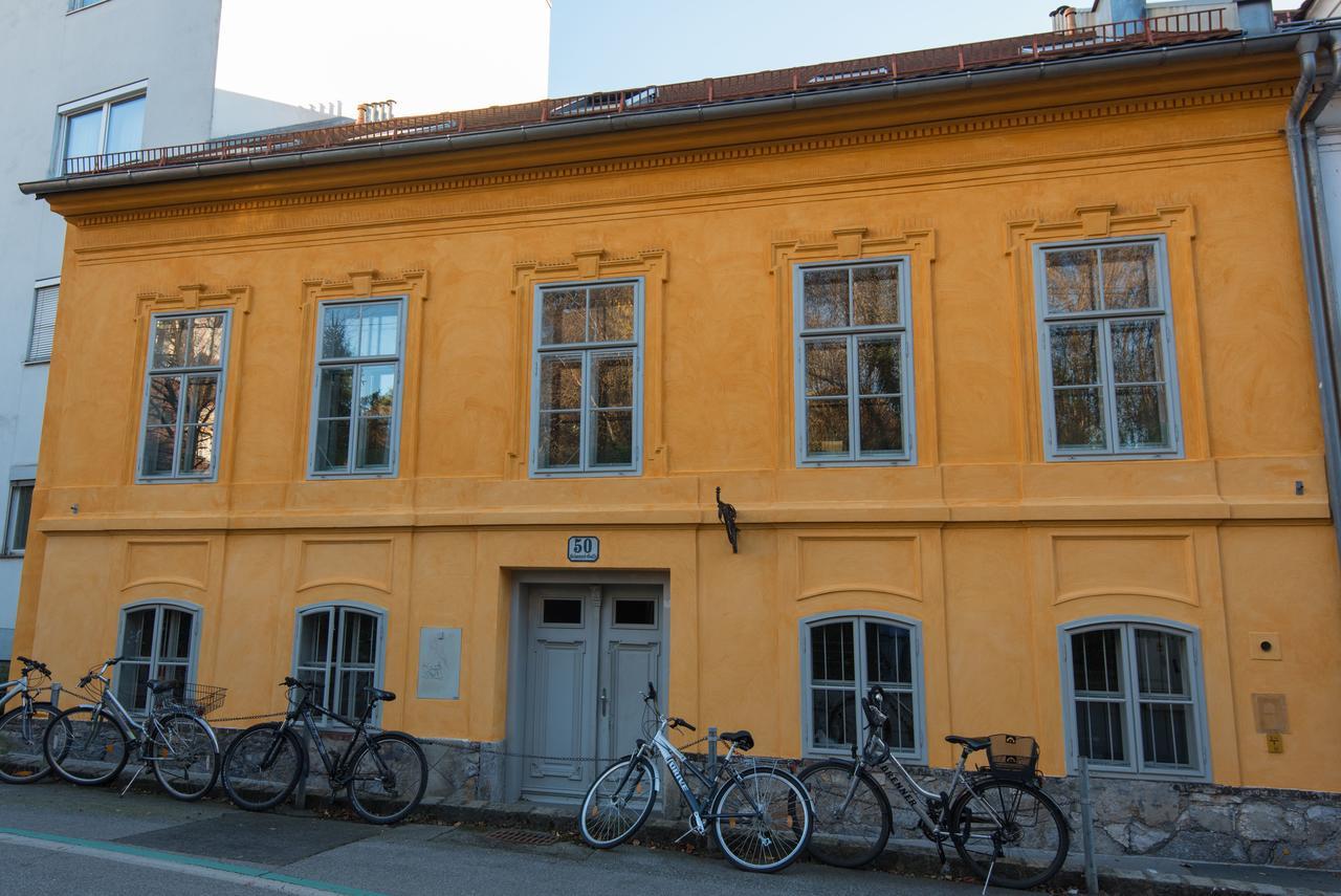 Appartements In Graz Beim Lkh Luaran gambar